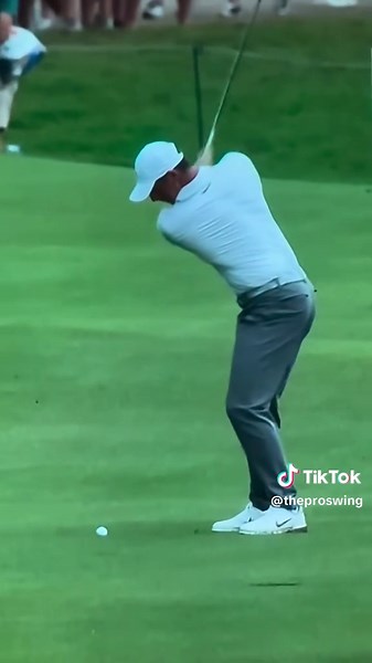 Rory McIlroy's Impressive Golf Swing Techniques