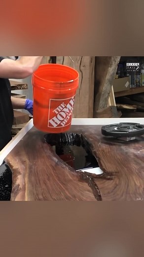Satisfying Table Pour | Blacktail Studio