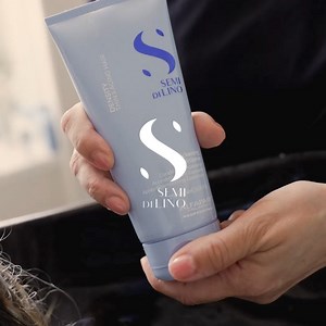 Discover the power of the Semi di Lino Density line, specially formulated for thin hair. Treat your clients with the expertise of a skilled professional and pamper their hair with the Thickening Conditioner. #alfaparfmilanopro #semidilino | Alfaparf Milano Professional