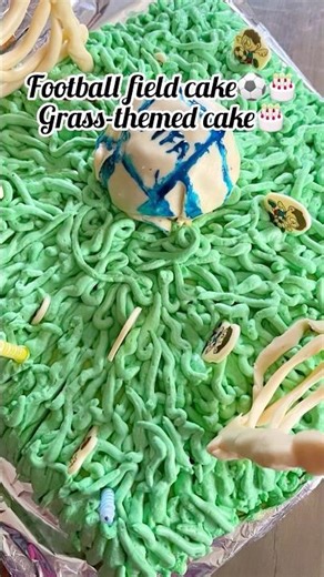 Football themed Cake⚽️🎂/football field themed cake/grass cake#footballthemecake#greencake#creamcake