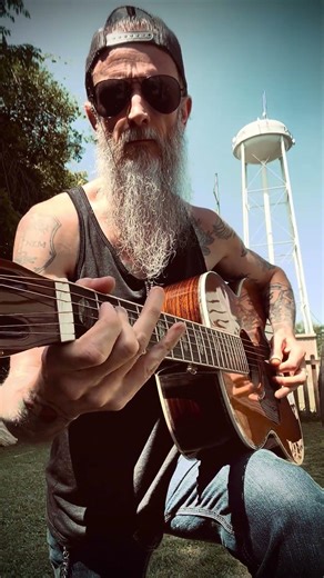 Guitar Talk! 🇺🇸 #Blues #Guitar #Guitarist #Acoustic #LiveMusic