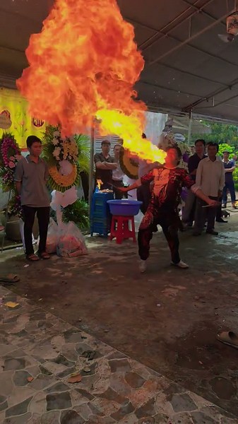 Không ngờ lão Bằng lại phun lửa đẹp và dài như vậy - Đỉnh cao phun lửa là đây