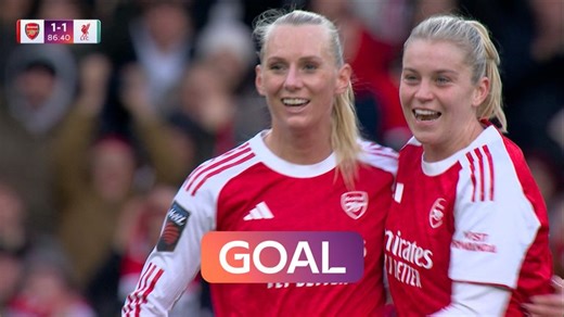 Stina Blackstenius snatches late goal for Arsenal against Liverpool!