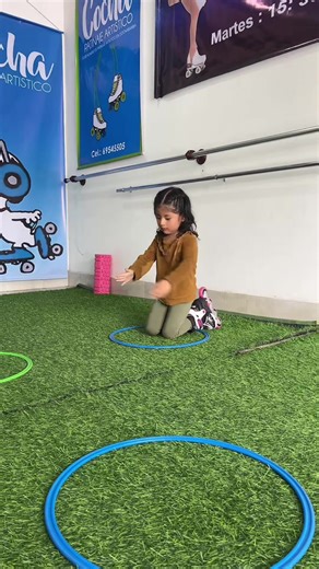 🩵✨ CLASES DE PATINAJE ARTÍSTICO ✨🩵 Mes de enero 🛼💫 Un espacio donde los niños aprenden, se divierten y sueñan patinando. 📝 Inscripción: Bs. 200.- ⏳ Incluye: 12 horas de clases 🎒 Para las clases necesitan traer: 🩵 Patines propios de 4 ruedas 🩵 Ropa deportiva 🩵 Agua para hidratarse 👧🧒 Recibimos niños desde los 5 años 🕒 Horarios: 🩵 Martes: 15:30 – 16:30 🩵 Viernes: 16:00 – 17:00 🩵 Sábados: 13:30 – 14:30 ⸻ 👶✨ Clases personalizadas (3 y 4 años) 📍 Av. Santa Cruz, casi Puente Antezana �