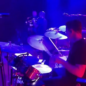 It’s feeling good to be getting back to playing. I’m so grateful that it looks like I’m about to be doing a lot more of this. 🙏🏼 Thanks to my drum tech @__jesse_z__ for filming! #StantonMooreDrumAcademy #ImproveYourGroove #drums #funk #drummer #drummersofinstagram #SMDA #neworleans #nola # #music #stantonmoore #NewOrleans @gretschdrums @zildjiancompany @dwdrums @vicfirth @remopercussion @lppercussion @gatorcases @audixmics @tipitinasuptown @galacticfunknola #StantonMooreDrumAcademy with @ | St