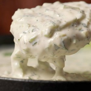 Vegan Tzatziki. 😍 Get the recipe: https://lovingitvegan.com/vegan-tzatziki/ | Loving It Vegan