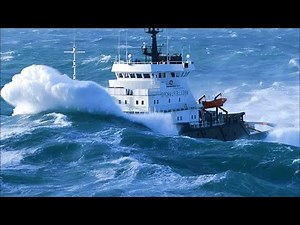 Ships Battling Big Waves and Fierce Storms Caught On Camera