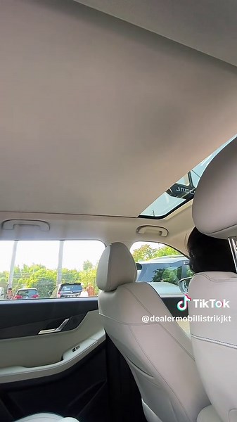 Harga jaecoo j5 ev ga nyampe 300 jt Mobil j5 sudah ada panoramic sunroof, camera 540, dan electric seat cuman 299 jt ajaaa Test drive dan pesan Yafie 087889891507 #jaecooj5 #mobillistrik #mobilcanggih #jaecoo #suv