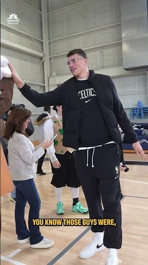 Luka Garza & Dunkin' unveil new court in Hyde Park 🍀