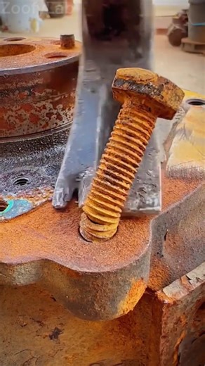 “Satisfying Rusty Bolt Cutting & Thread Restoration 🔥”#satisfying #metalwork #restoration