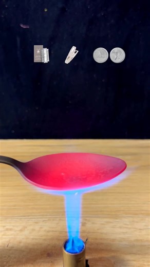 hot spoon asmr experiment so stasifying ✨🪄 #hot #asmr #spoon #experiment #USA