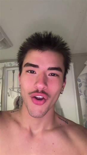 poopidydoopidy (@bylarbaus)’s videos with original sound - EᗪᗪIEᐯᖇᖴ᙭