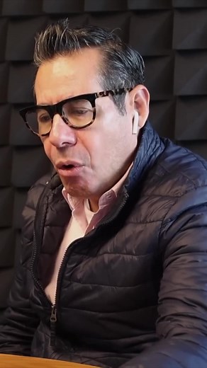 ¿Por qué siempre cerrar los ojos a un cadáver?