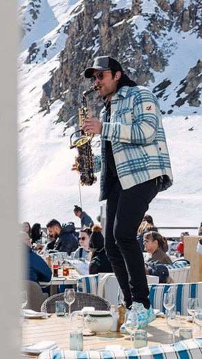 BAGATELLE COURCHEVEL on Instagram: "The music always sounds better on the top of mountains @sandy.sax 🎷 – 💌 Book your table now courchevel@bagatelle.com or +33 4 86 80 07 60 #Bagatelle #BagatelleCourchevel #Courchevel"