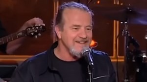 Νίκος Ζιώγαλας - Το βιογραφικό του αγαπημένου τραγουδιστή