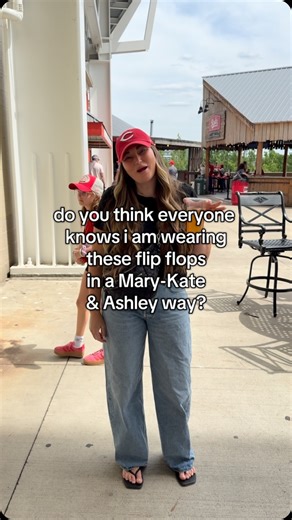 Joanna - Cincinnati Lifestyle Blogger on Instagram: "flip flops in the Mary-Kate and Ashley way is the only acceptable way an adult woman can wear them. sorry i don’t make the rules. Comment SHOP below to receive a DM with the link to this post on my LTK ⬇ https://liketk.it/5ev8I #ltkfindsunder100 #ltkmidsize #ltksummeredit"