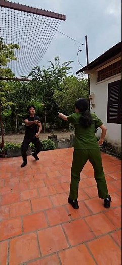 Công an nữ GIỎI VÕ & tên cướp