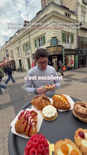 😍 Une pâtisserie de Pink House gratuite si vous êtes abonnés à @pinkhouse_angers 🥭 Pâtisseries : trompe-l’œil, cookies gourmands, croissants fourrés, Paris-Brest, Panna Cotta et plus.. 🍵 Boissons : matcha, smoothies, chocolat chaud, cafés de haute qualité 🥪 Snacking : focaccia, croissant saumon, bun’s, club sandwich, wraps ☀️ Ouvert du Lundi au Samedi - 7h45 à 19h 📍Pink House 43 Rue Saint Aubin, Angers centre-ville #angers #angersmaville #angerscity #pinkhouse