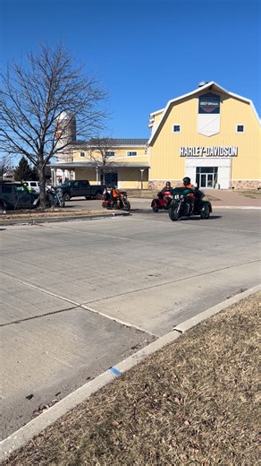 The Zero Run 2026 has left the building! 15 Degrees, 15 Miles, about 25 Bikes | Big Barn Harley-Davidson