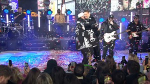 Tonight we're celebrating more than just the New Year, Ryan Seacrest is celebrating 20 years of hosting #RockinEve! 💛🎉✨ | Dick Clark's New Year's Rockin' Eve