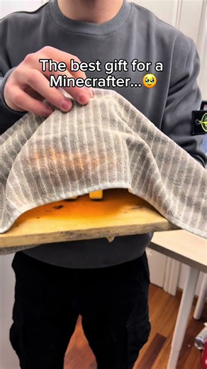 Minecraft Dog Lamp: Perfect Gift for Gamers