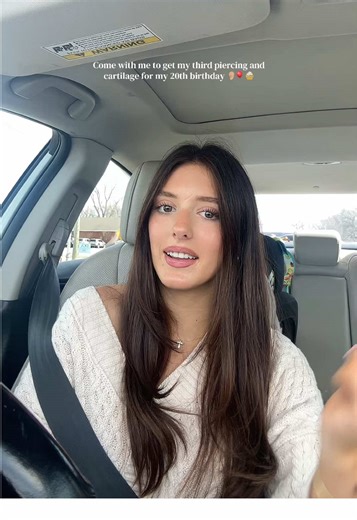 I loveeee it!! Pain was like a 3/10 but my cartilage kinda hurts now #fyp #youngmom #momsoftiktok #birthday #piercing