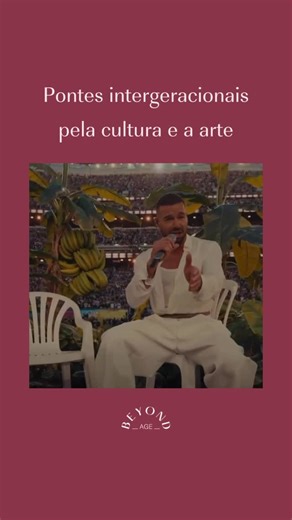 Candice Pomi on Instagram: "Ontem, o mundo parou para ver Bad Bunny (31 anos) no Super Bowl e quem mais poderia aparecer se não Ricky Martin (54 anos). Ricky Martin trouxe seu carisma e experiência de palco que só as décadas de estrada constroem. Sem contar a pontinha que Toñita, 84 anos, performou no show. Dona do Caribbean Social Club, ela segue gerenciando o lugar que é um segundo lar para os latinos na cidade de Nova York. Muito além de um feat musical, uma aula de geografia intergeracional