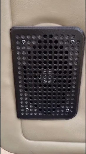 Finally back to original Porsche speaker covers.....much better!
