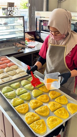 Halal Handmade Kaya Puff Ipoh📍Ayong Bakery, Ipoh, Perak ⏰Monday-Friday; 8.30am-4pm