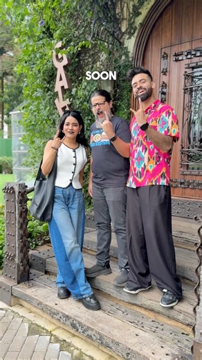 This 39 year old legendary spot in Bombay has been on everyone’s must-visit list. Their viral dishes like the Galouti Kebab, Chicken A La Kiev and Burrata Saag have raked in millions of views of Probby, Ashi and myself hit up Gallops in Mahalaxmi to put their viral creations to the test. Let us know which dish out of these is your favourite pick? 📍 Gallops, Gate no 1, Inside Mahalaxmi Racecourse, Via, Keshavrao Khadye Marg, Royal Western India Turf Club, Mahalakshmi, Mumbai, Maharashtra 400034,