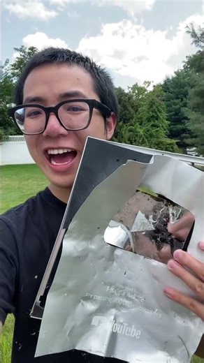 Plainrock124 destroys his youtube play button.