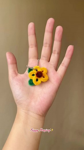 Sunflower Keychain🌻 Accepting Orders ✨ #fuzzywire #fuzzymazing #flowers #sunflower #handmade #crafts #keychain #fyp