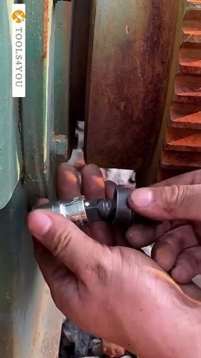 Universal socket joint