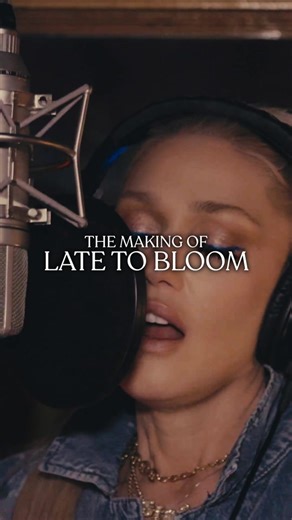 Finding Love Late to Bloom: Gwen Stefani's Journey