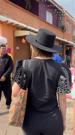 Recorrido en capula y tzintzuntzan en noche de muertos | Andrea Celeste