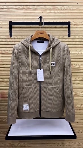 🔥 TRỞ NÊN SANG TRỌNG VÀ ĐẲNG CẤP ✨ Không cần phải nói nhiều, mẫu áo hội tụ đầy đủ gu mà anh em mong muốn: Sang - Ngầu - Chất và cực kỳ cuốn hút ✅ Full size từ S - 3XL ⚡ Hỗ trợ kiểm tra hàng trước khi nhận, đổi size miễn phí 💬 Nhanh tay inbox để sở hữu mẫu hot nhất hiện tại | LuviBaner Fashion JS