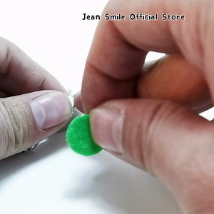 JEAN SMILE Essential Oil Diffuser Bracelet Aromatherapy Locket Scent Bracelet Adjustable Bracelet Love Motif Styles Set with 10 Refill Pads，Pads Send a Beautiful Gift Box