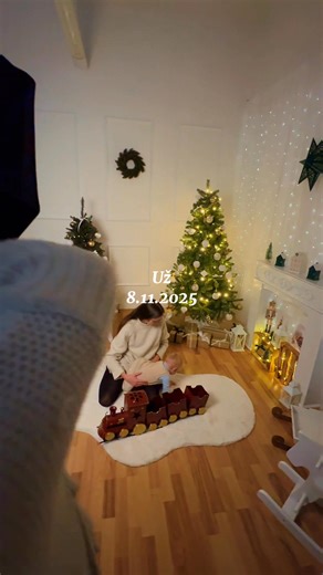 Už se to blíží 🎄🤍 Už 8.11.2025 startujeme sérii vánočního mini focení na Praze 8 😊🥰 Na 8.11. už je polovina termínů pryč, tak dlouho neváhejte! 🤯🤍 https://sykorkafoto.reenio.cz/cs/service/vanocni-mini-foceni-51208/2025-09-14 #vanocnifoceni #vanocnifocenipraha #rodinnefoceni #fotografprana | Sykor.ka Foto