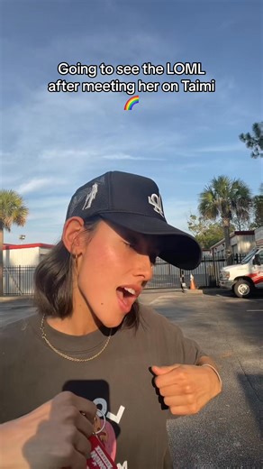 Pov: its the 3rd date 🫣😅 #lesbianproblems #uhaullesbian🌈 #taimi #lgbtq #lesbiansoftiktok #lesbiansoffb #uhaul #couples | Bri & Lo
