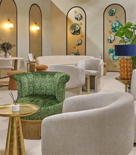 A members suite for The Independent Hotel Show @Olympia London We transformed a 168m² space into a versatile, serene lounge that accommodates up to 70 guests at a time. Exclusively designed for independent hoteliers, this setup offered comfort, style, and functionality, giving owners, GMs, designers, and senior decision-makers a zone to mingle and reset. ✨🏩 #interiordesign #interiors #membersonly #memberslounge #lounge