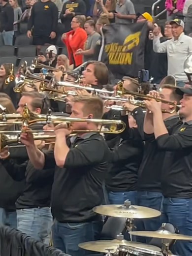 2022 B1G Basketball Tournament with the University of Iowa Pep Band. The band plays their fight songs. On Iowa 0:00-0:53 secs Iowa Fight Song 0:54-1:57 mins Roll Along, Iowa 1:58-2:52 mins #iowa #iowahawkeyes #iowabasketball #pepband #fightsong #collegebasketball #bigtenbasketball