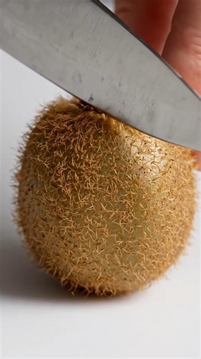 Clean ASMR Kiwi Slice: Green-Yellow Glitter Dew Oozes! 🥝✨ No Hands Realistic