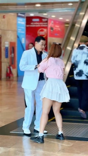 KH | A simple gesture that defines gentleman[KINDNESSHERO]#shorts #trending#kindness#viral #respect