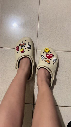 Shrink Crocs Lifehack: Resize Oversized Crocs with Hot Water