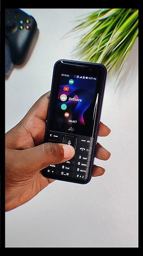 Rate This KaiOS Phone // JioPhone Prima 2 4G ⭐