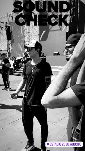 Denle mucho amor a los chicos CNCOwners Argentinas y disfruten mucho de parte de todas 🥺❤️ @CNCO #CNCO #CNCOwners #velez_cnco #concierto #cncomusic #argentinajujuy #cncoenargentina