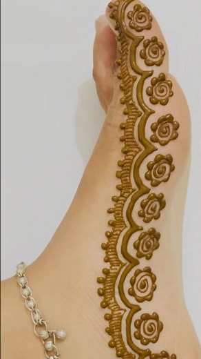 Easy leg mehndi design, beautiful feet mehndi designs, pairon ki mehandi, pair ki mehndi #legmehndi