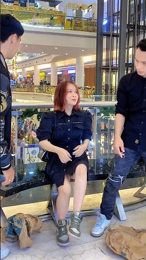 Paper bag prank makes a beautiful girl panic, so funny haha 🤣