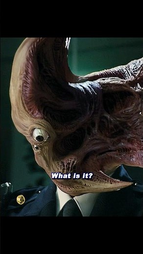 Parasyte | Shinichi’s Unexpected Victory Over Parasite A in a Narrow Alley