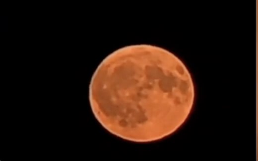 Stargazers Witness 'Buck Moon' Glow Orange in July Sky